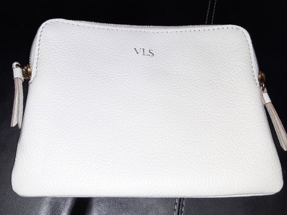 Mark & Graham VEGAN TRAVEL POUCH - Picture 1 of 5